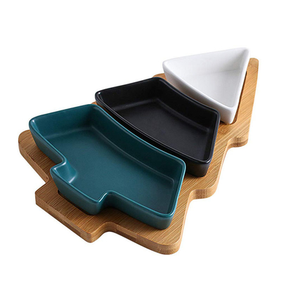 Tavolo di bambù con tre piatti in ceramica rimovibili e forma di albero di Natale