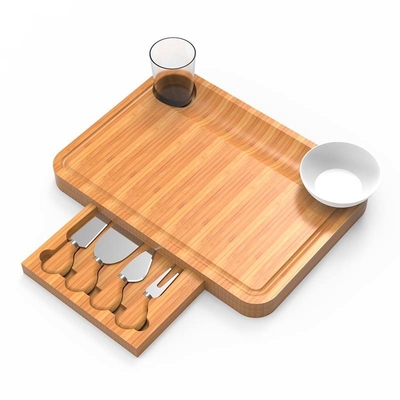 Tabella di formaggio di bambù rettangolare con set completo di coltelli e disegni da formaggio