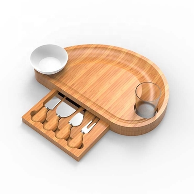 Tavola da taglio di formaggio e set di coltelli per disegni personalizzati a forma di conchiglia semicerchio